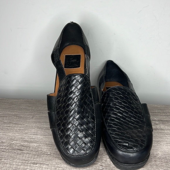 Decoys by Auditions Leather Flats size 8 wide like new - Picture 1 of 7